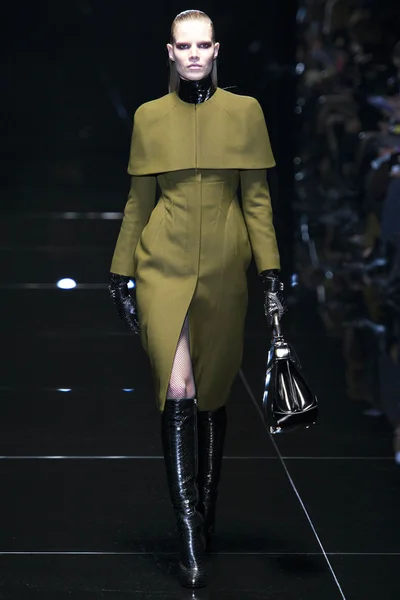 Look 24
